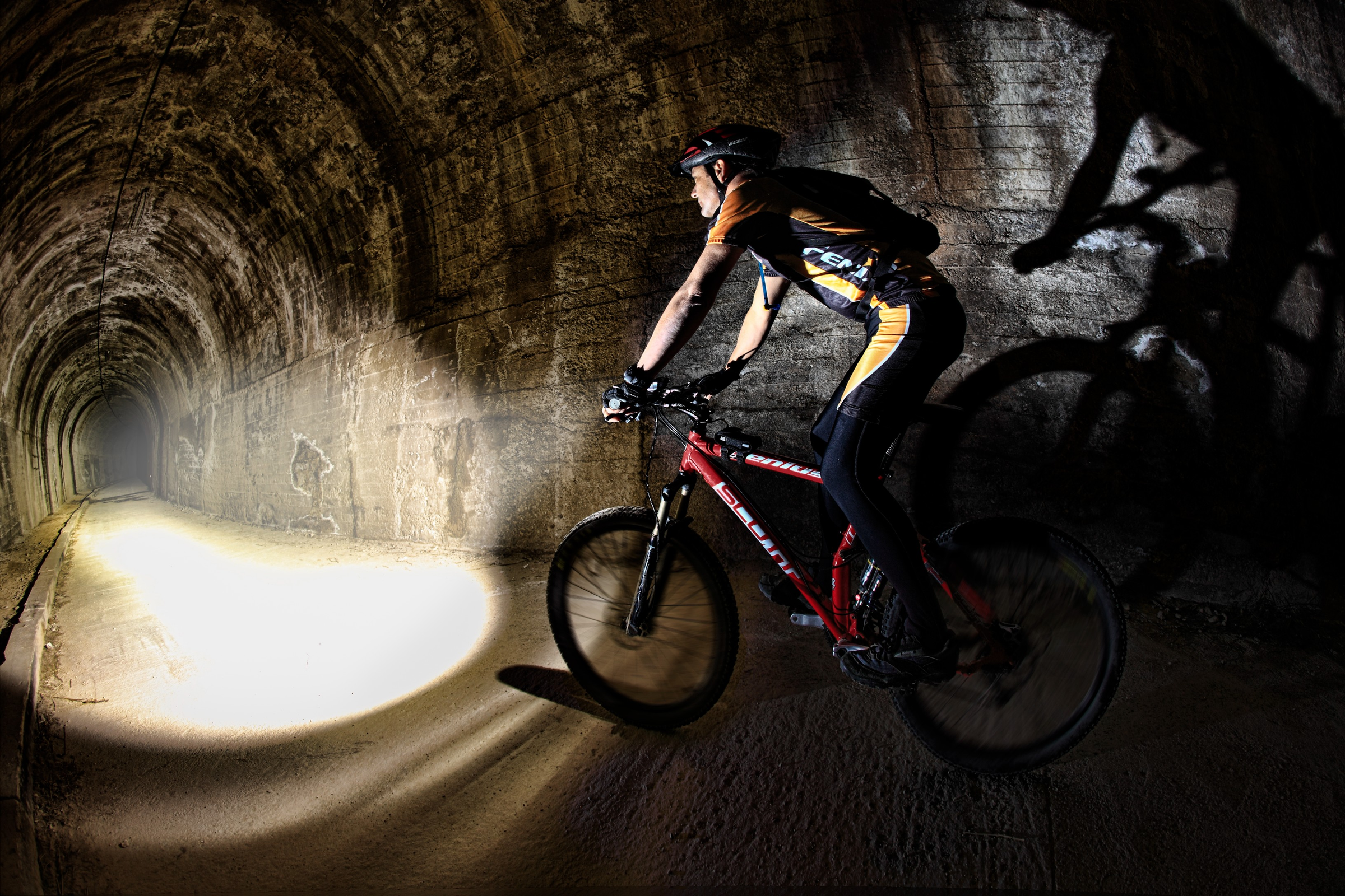 fenix bike light through a tunnel